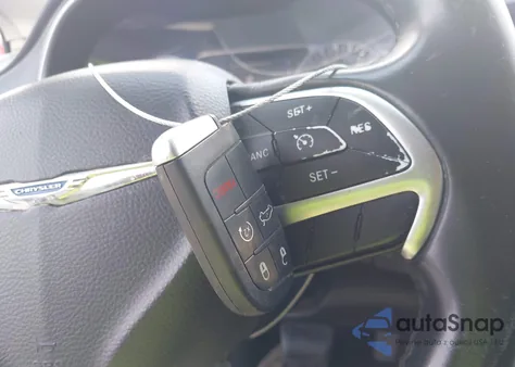 2015 Chrysler 200 Limited z USA, uszkodzony, nr VIN 1C3CCCAB7FN744779